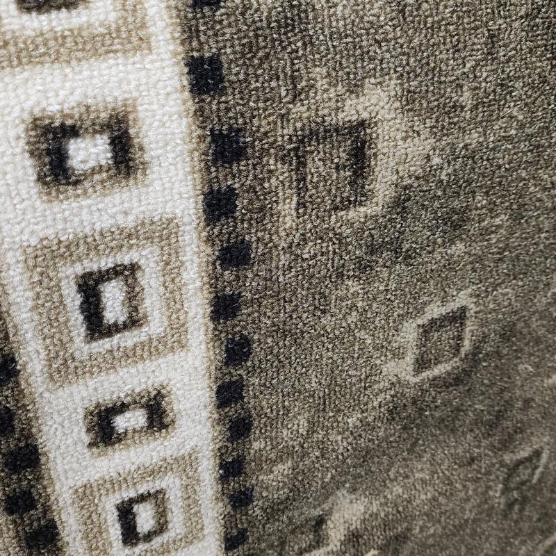 Beige/Black Square